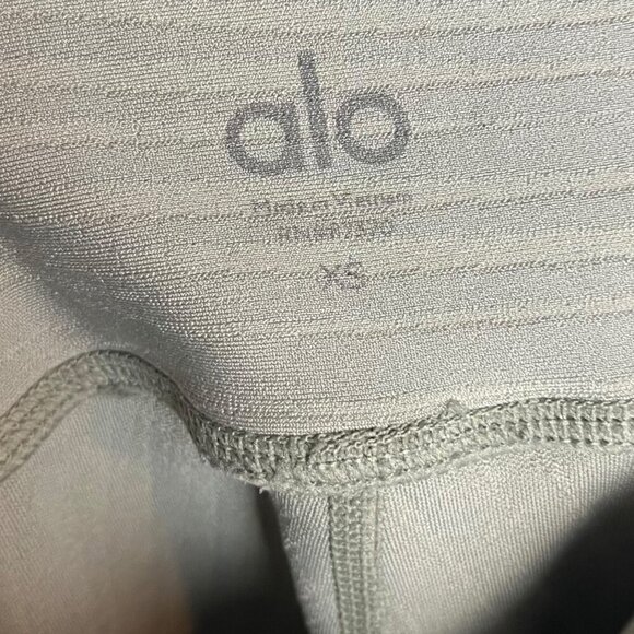 Alo Women's XS High Waist Airbrush Leggings Pistachio Waves Light Green Sporty - Picture 6 of 6